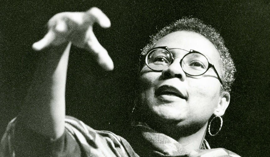 Il pensiero di bell hooks, un femminismo  radicato nella storia e nella cultura nera